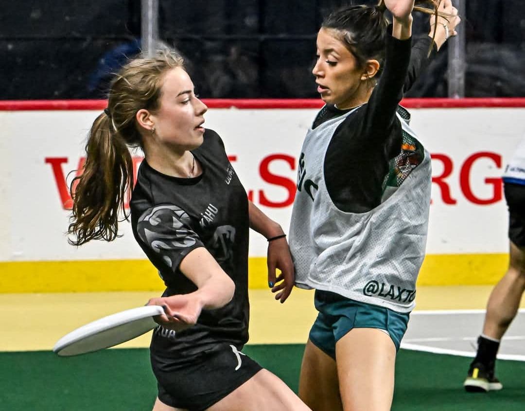 ultimate frisbee players
