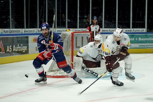 hockey play