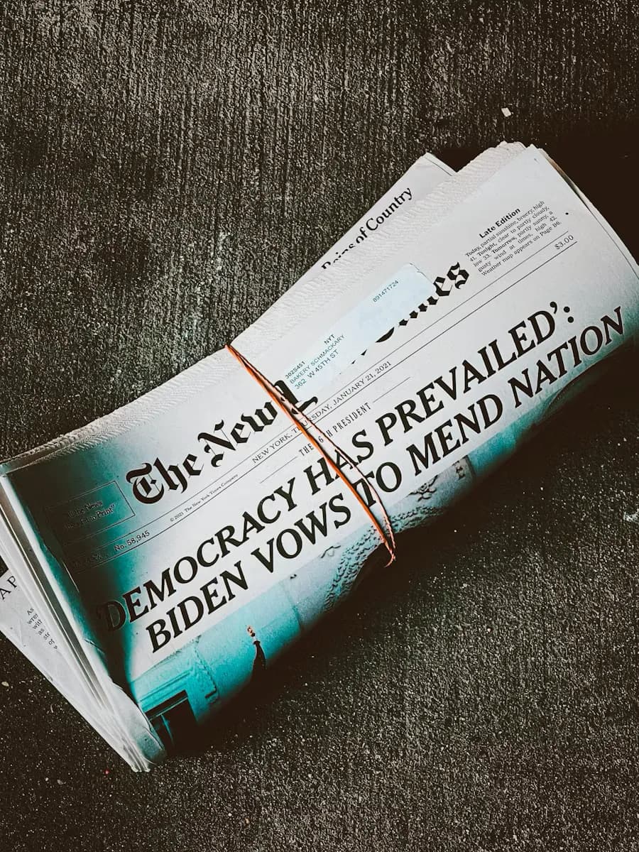 Newspapers: Current Art 1